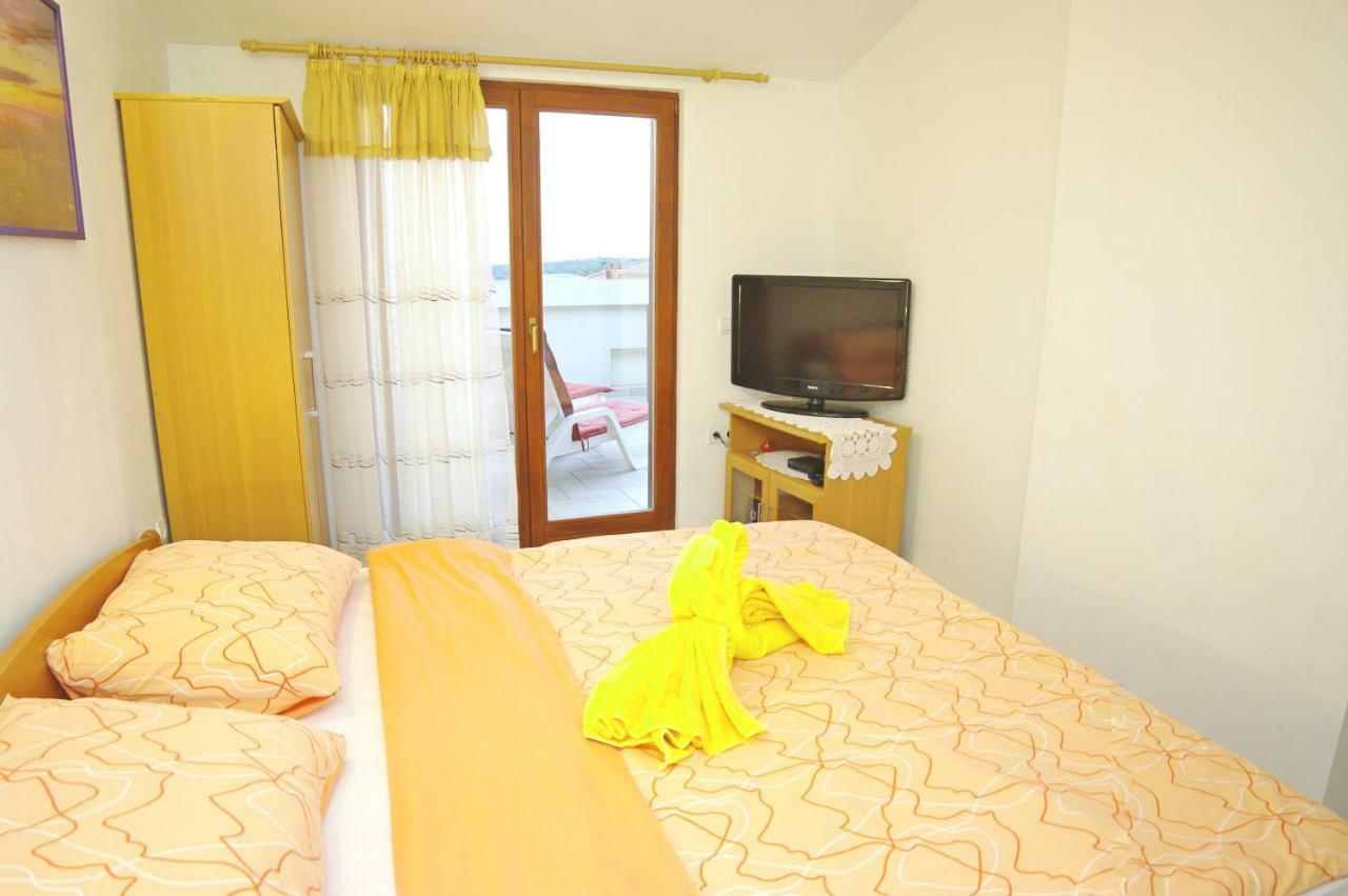 Apartments Cezar Vinkuran Exterior photo