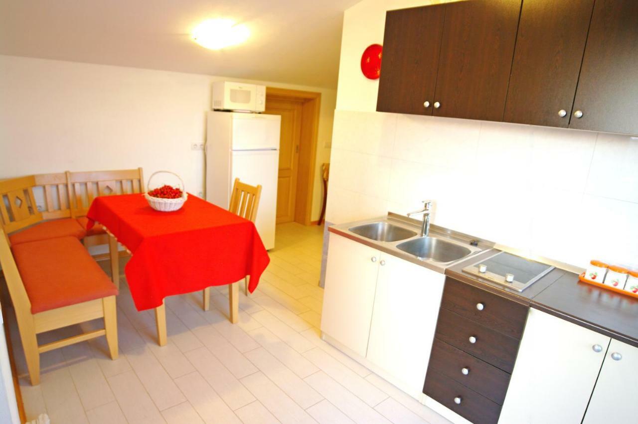 Apartments Cezar Vinkuran Exterior photo